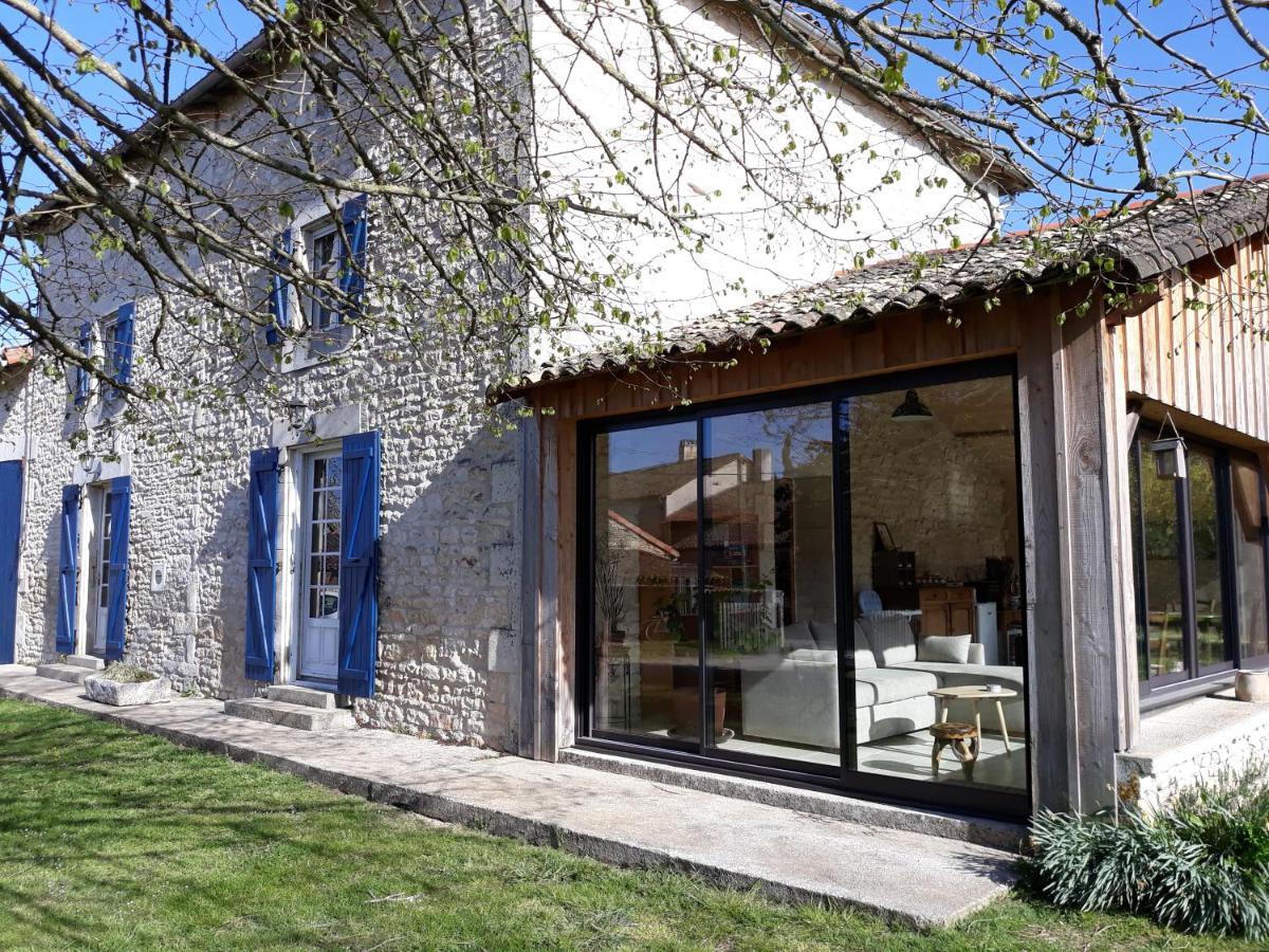 La Maison Des Escargots Blanzay Exterior foto